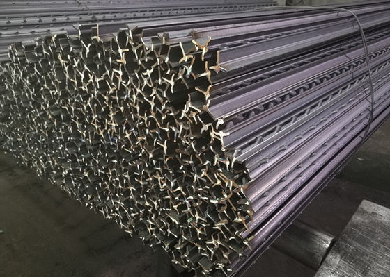 El estilo americano tachonó costo superficial galvanizado sumergido caliente de la cerca del poste de T bajo